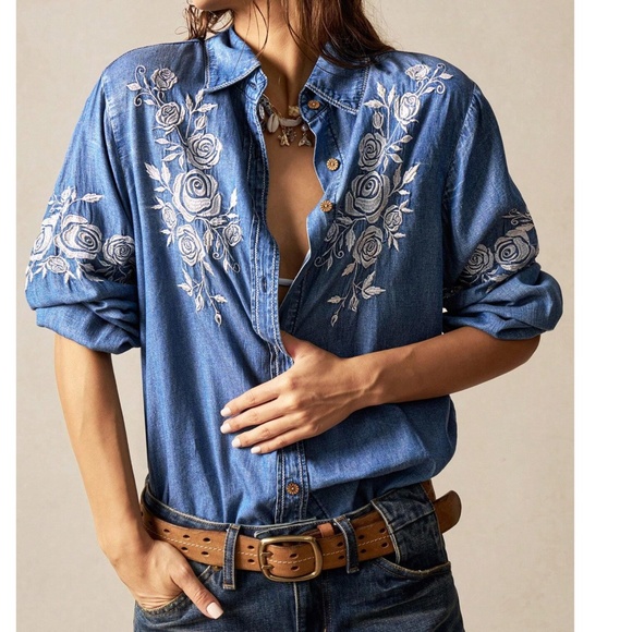 Western Blue Floral Embroidered Button Down Light Denim Shirt - Picture 4 of 8